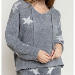 POL medium fuzzy hoodie with white stars